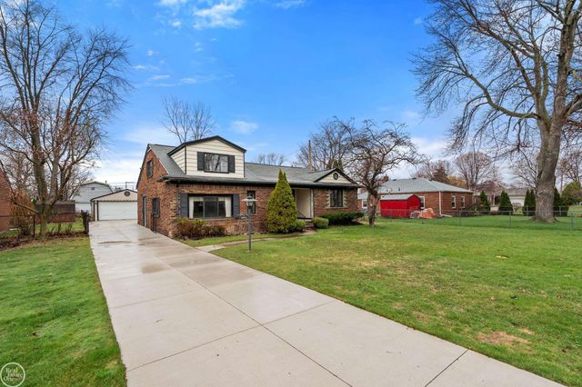 28413 RUEHLE Street, St Clair Shores, MI 48081