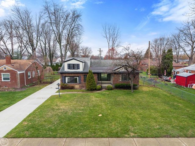 28413 RUEHLE Street, St Clair Shores, MI 48081