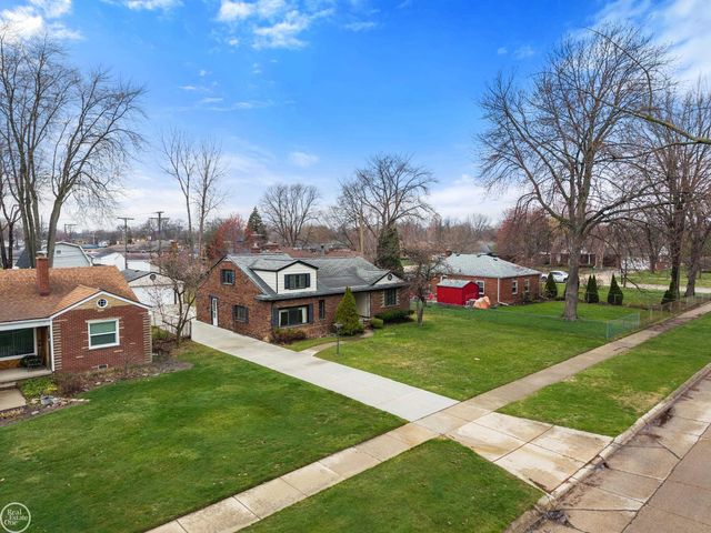 28413 RUEHLE Street, St Clair Shores, MI 48081