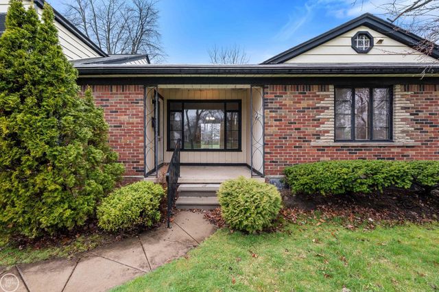 28413 RUEHLE Street, St Clair Shores, MI 48081