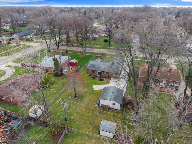 28413 RUEHLE Street, St Clair Shores, MI 48081