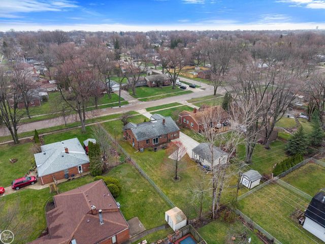 28413 RUEHLE Street, St Clair Shores, MI 48081