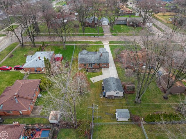 28413 RUEHLE Street, St Clair Shores, MI 48081