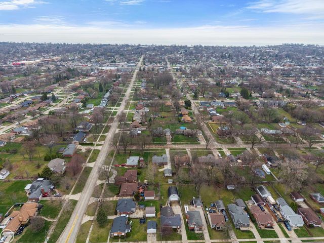 28413 RUEHLE Street, St Clair Shores, MI 48081