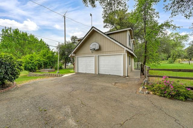 5682 Virginiatown Rd, Newcastle, CA 95658