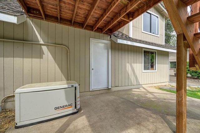 5682 Virginiatown Rd, Newcastle, CA 95658