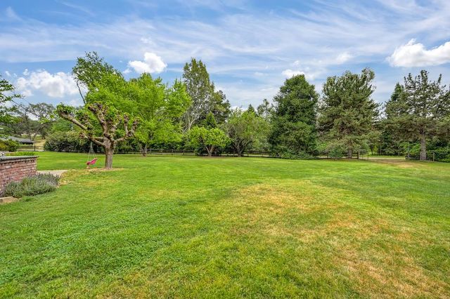 5682 Virginiatown Rd, Newcastle, CA 95658