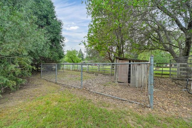 5682 Virginiatown Rd, Newcastle, CA 95658