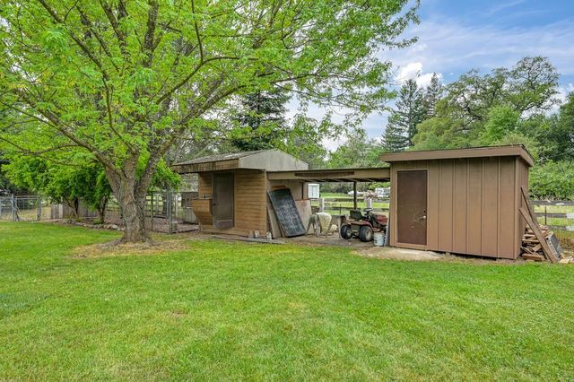 5682 Virginiatown Rd, Newcastle, CA 95658