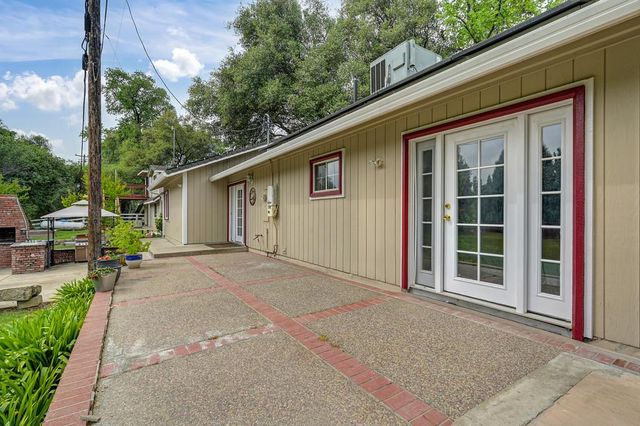 5682 Virginiatown Rd, Newcastle, CA 95658