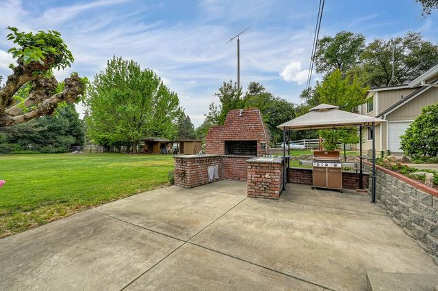 5682 Virginiatown Rd, Newcastle, CA 95658