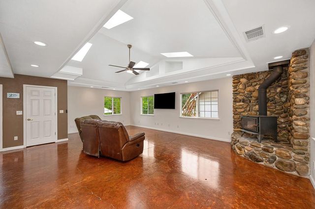 5682 Virginiatown Rd, Newcastle, CA 95658