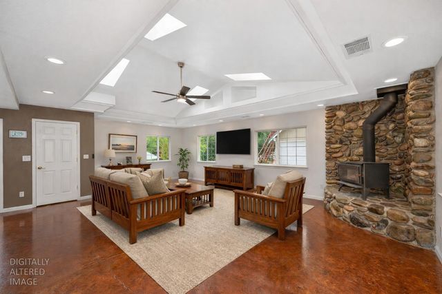 5682 Virginiatown Rd, Newcastle, CA 95658