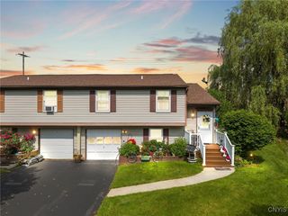 7094 Ourteds Circle, Clay, NY 13090