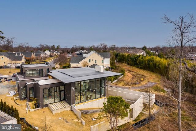 9433 FERRY LANDING CT, Alexandria, VA 22309