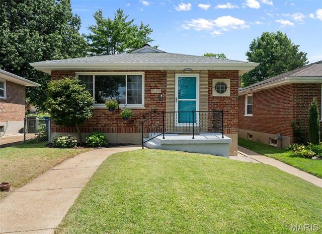 3927 French Court, St Louis, MO 63116