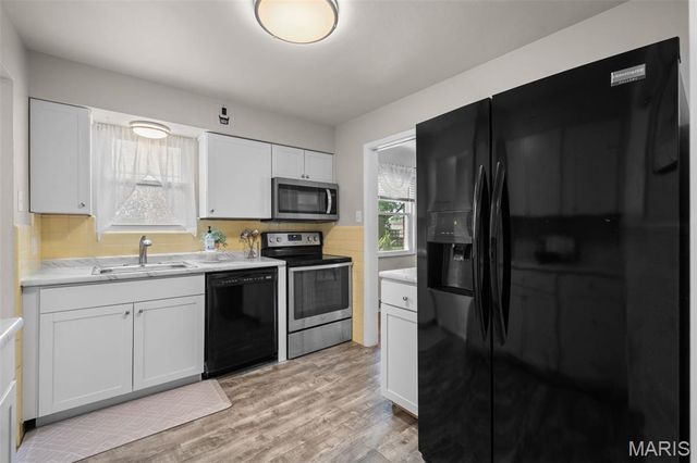 3927 French Court, St Louis, MO 63116