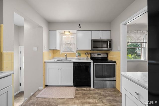 3927 French Court, St Louis, MO 63116