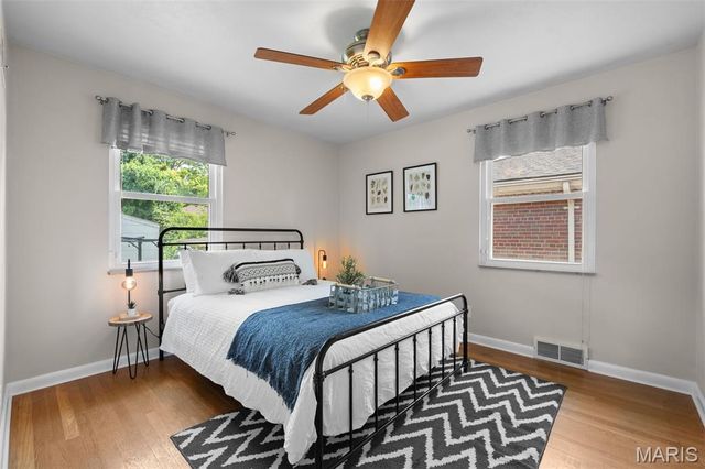 3927 French Court, St Louis, MO 63116