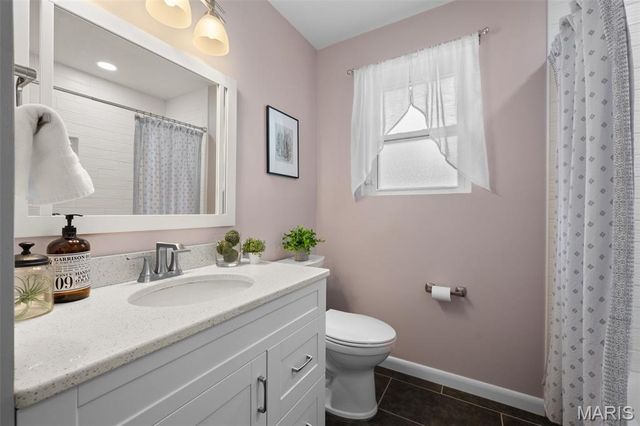 3927 French Court, St Louis, MO 63116