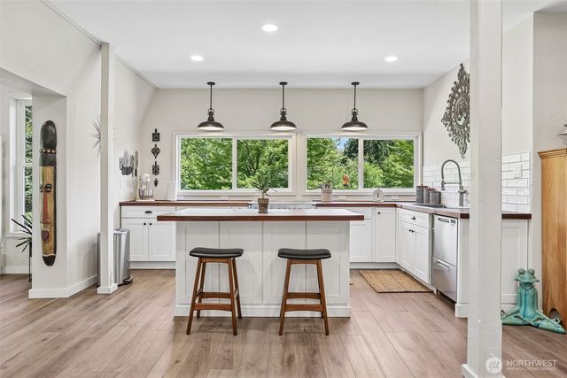 32011 SE 48th Street, Fall City, WA 98024