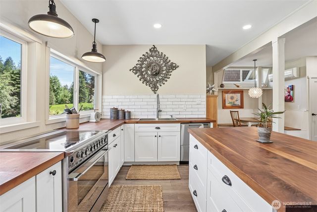 32011 SE 48th Street, Fall City, WA 98024
