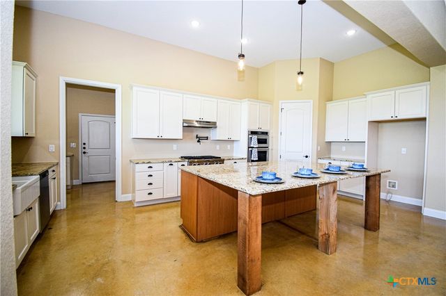 2178 Southbend Road, Salado, TX 76571