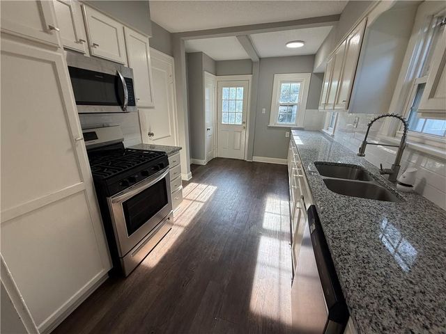 6445 S Benton Avenue, Kansas City, MO 64132