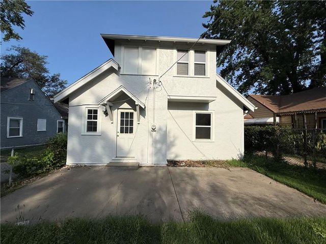6445 S Benton Avenue, Kansas City, MO 64132