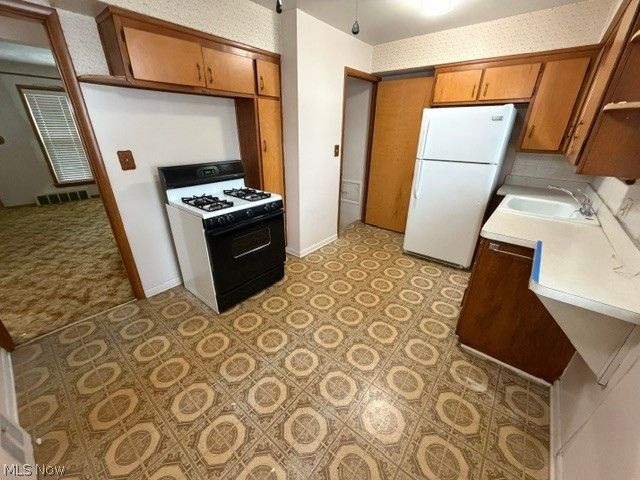 604 E 305th Street, Willowick, OH 44095
