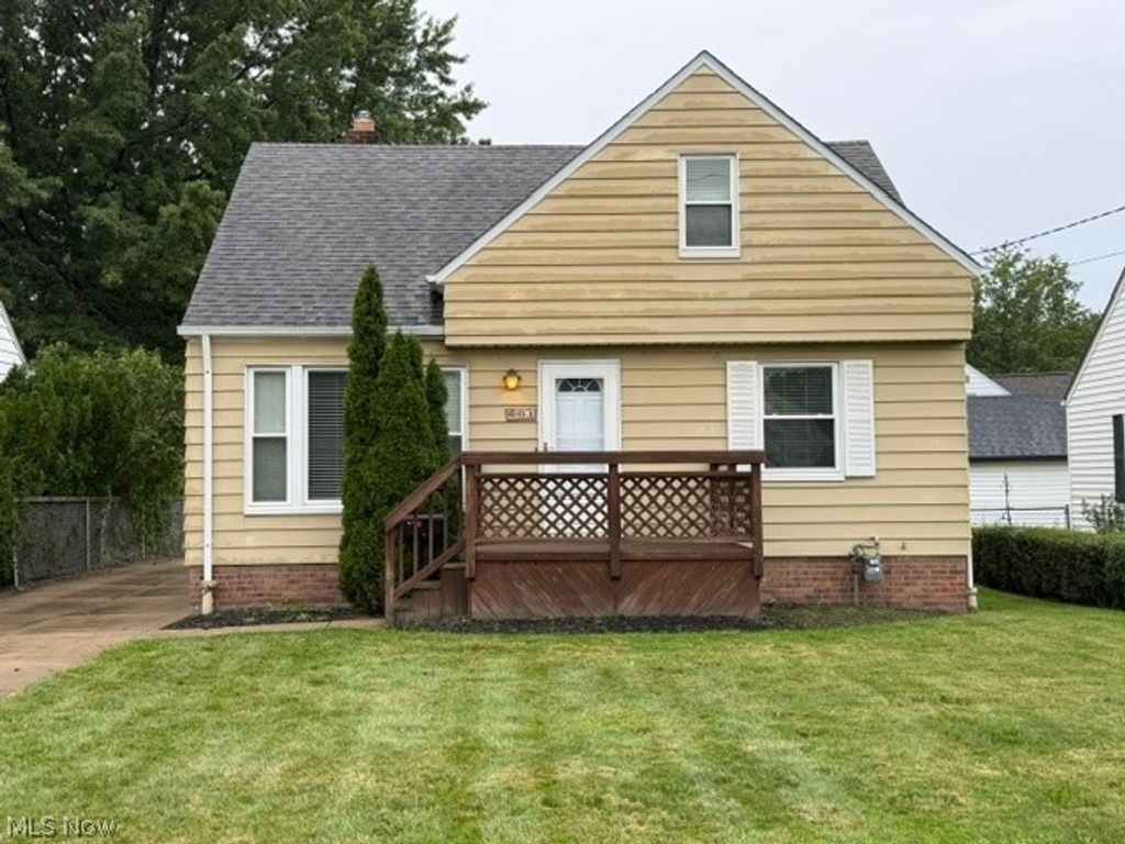 604 E 305th Street, Willowick, OH 44095