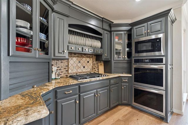 1833 Red Prairie Drive, Edmond, OK 73025