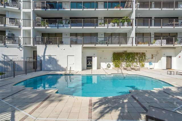 5701 Biscayne Boulevard PH-9, Miami, FL 33137