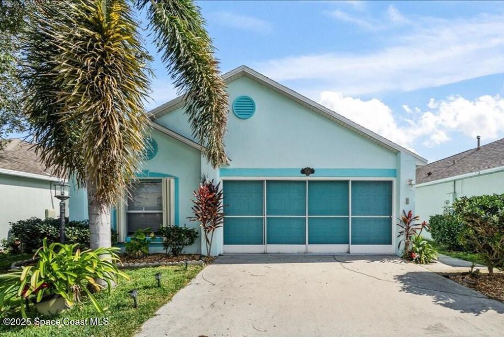 2240 Redwood Circle NE, Palm Bay, FL 32905