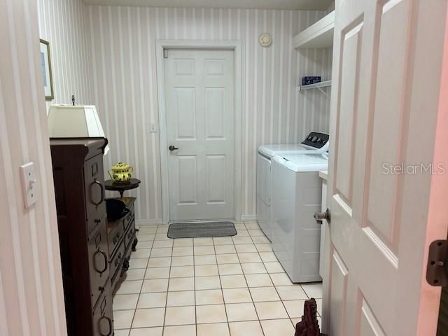 4631 MEADOWVIEW CIRCLE, Sarasota, FL 34233