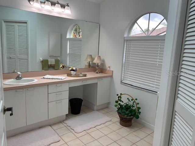 4631 MEADOWVIEW CIRCLE, Sarasota, FL 34233