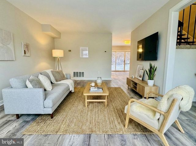 818 SUMMIT CHASE DR, Reading, PA 19611