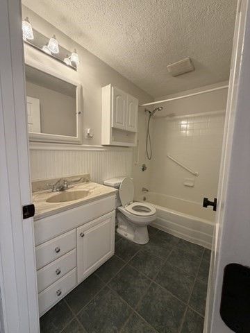 41 Hathaway Ave, Beverly, MA 01915