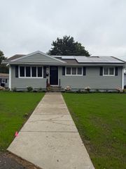 41 Hathaway Ave, Beverly, MA 01915