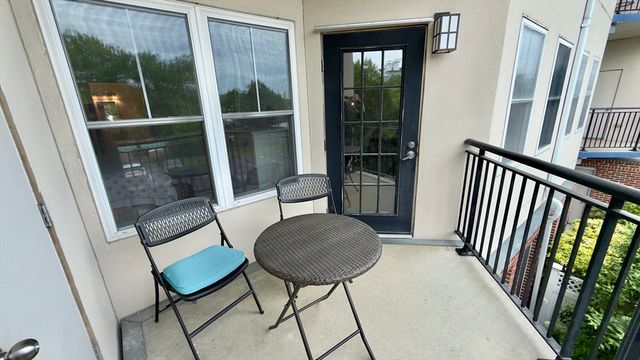 10 Seaport Dr 2209, Quincy, MA 02171
