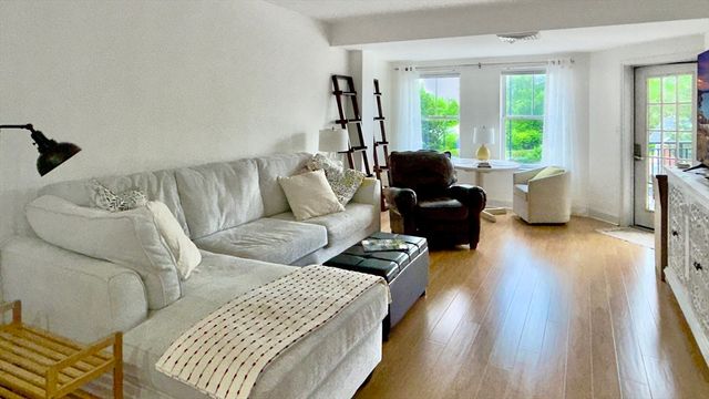 10 Seaport Dr 2209, Quincy, MA 02171