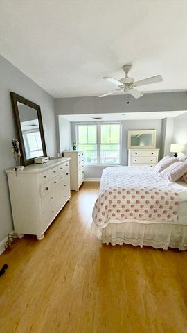 10 Seaport Dr 2209, Quincy, MA 02171