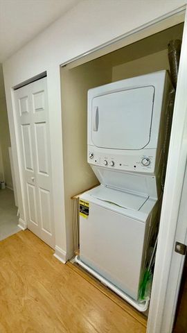 10 Seaport Dr 2209, Quincy, MA 02171