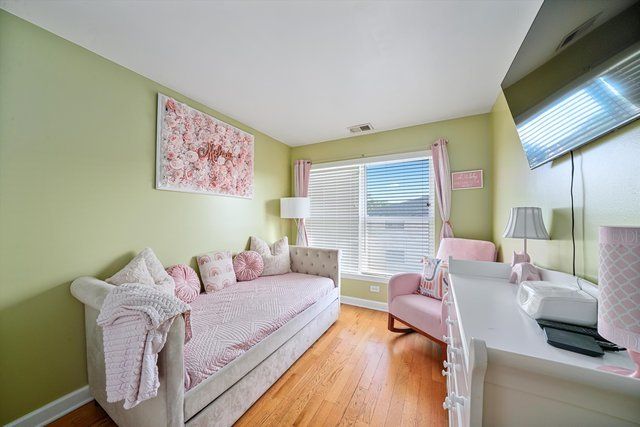 7943 W 92nd Street 7947, Hickory Hills, IL 60457