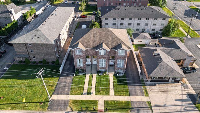 7943 W 92nd Street 7947, Hickory Hills, IL 60457