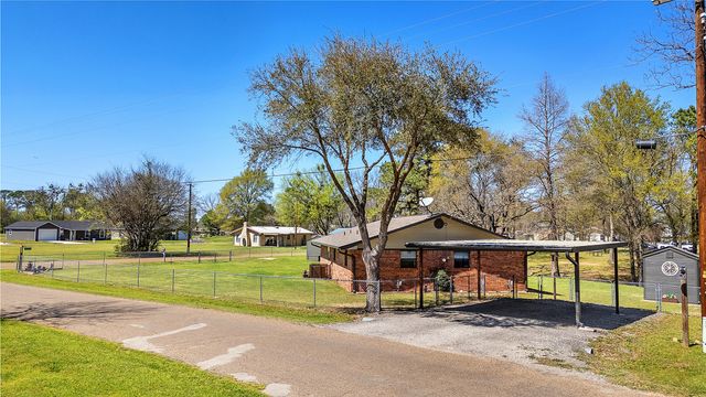 171 Lakeshore Drive, Trinidad, TX 75163