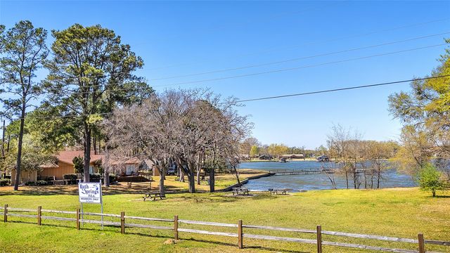 171 Lakeshore Drive, Trinidad, TX 75163