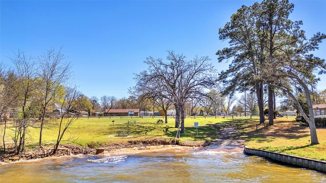 171 Lakeshore Drive, Trinidad, TX 75163
