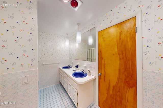 393 W Lawrence Street, Albany, NY 12208