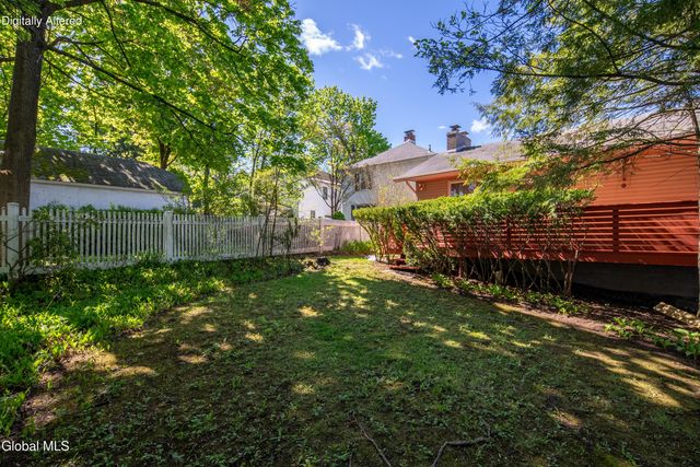 393 W Lawrence Street, Albany, NY 12208